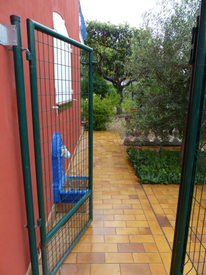 Appartement Stade Aime Giral ペルピニャン エクステリア 写真